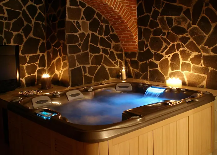 Отель Wellness Hotel Gondola 4*