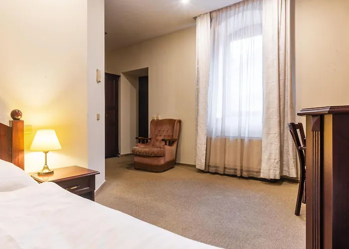 Wellness Hotel Gondola Отель Пльзень