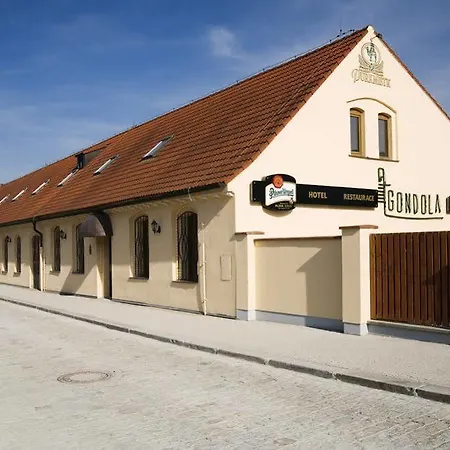 Wellness Hotel Gondola Отель Пльзень